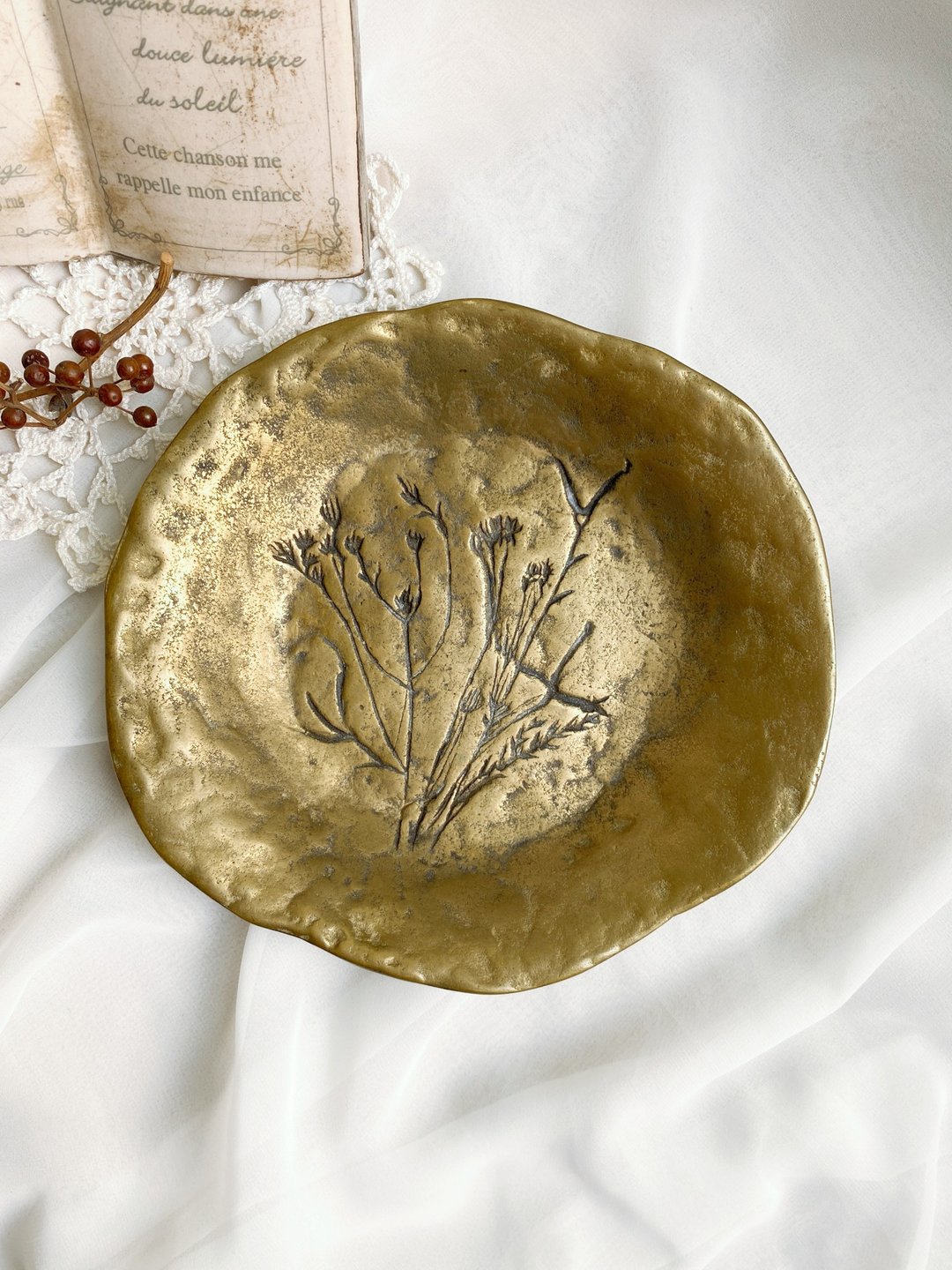 【好日恋物】德国带回 vintage/antique手工雕花铜盘 - 盘子/餐盘/盘架 - 铜/黄铜 金色
