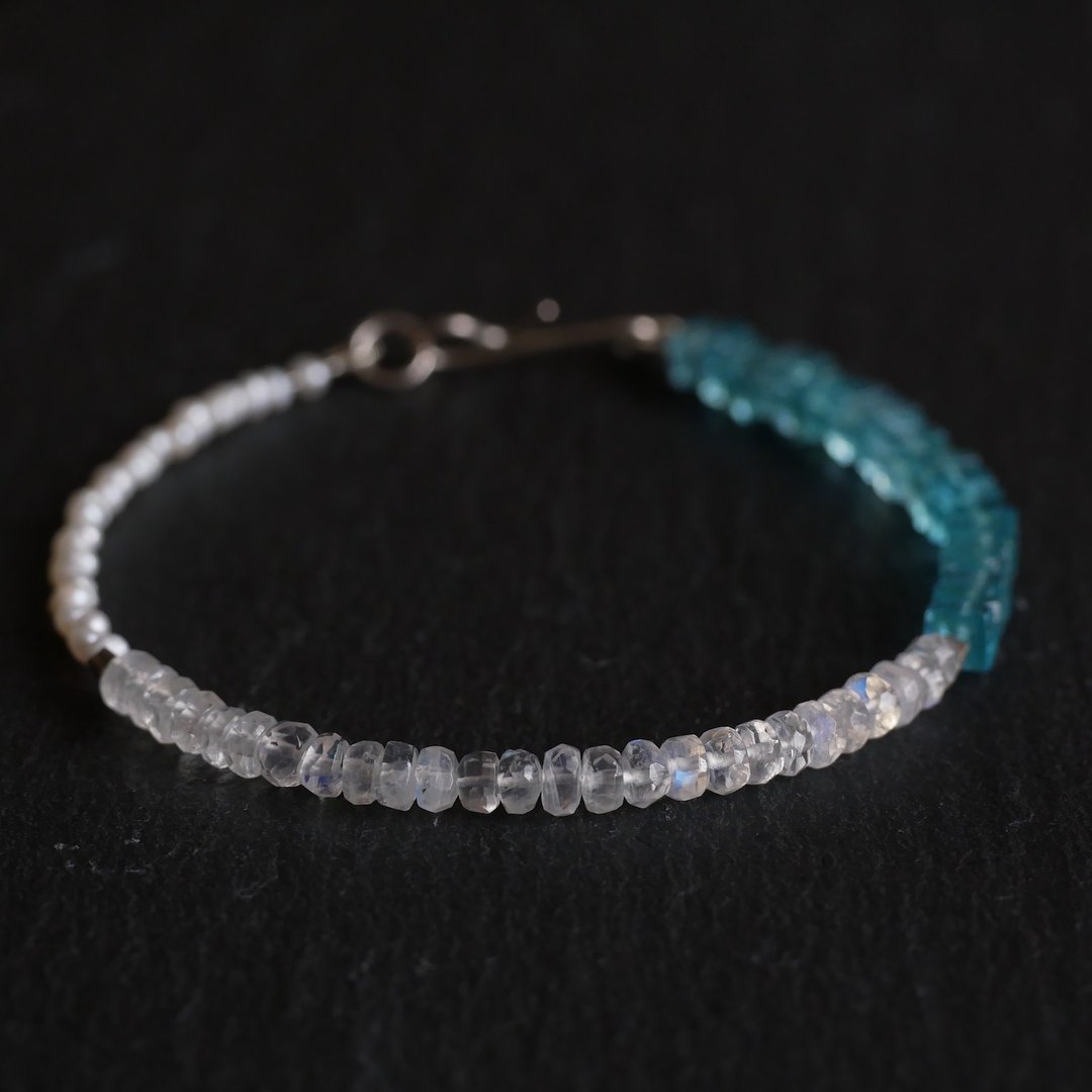 Moonstone & Apatite ,Fresh water pearl  Bracelet - 手链/手环 - 宝石 蓝色