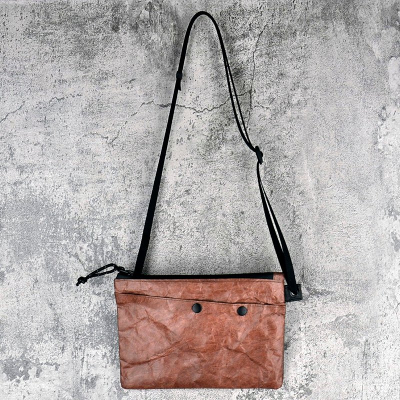 6DOTS 棕色 超軽量 防水 SACOCHE Tyvek 单边袋 斜挎包 斜肩包 - 侧背包/斜挎包 - 防水材质 咖啡色