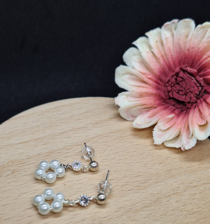 白贝珠锆石925纯银耳针耳环 - 耳环/耳夹 - 贝壳 