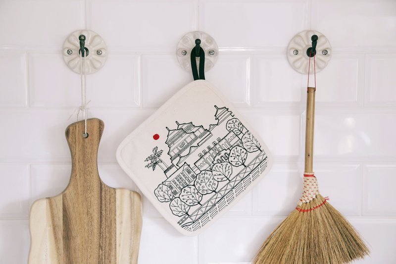 台南刺绣隔热垫 - 餐垫/桌巾 - 棉．麻 白色