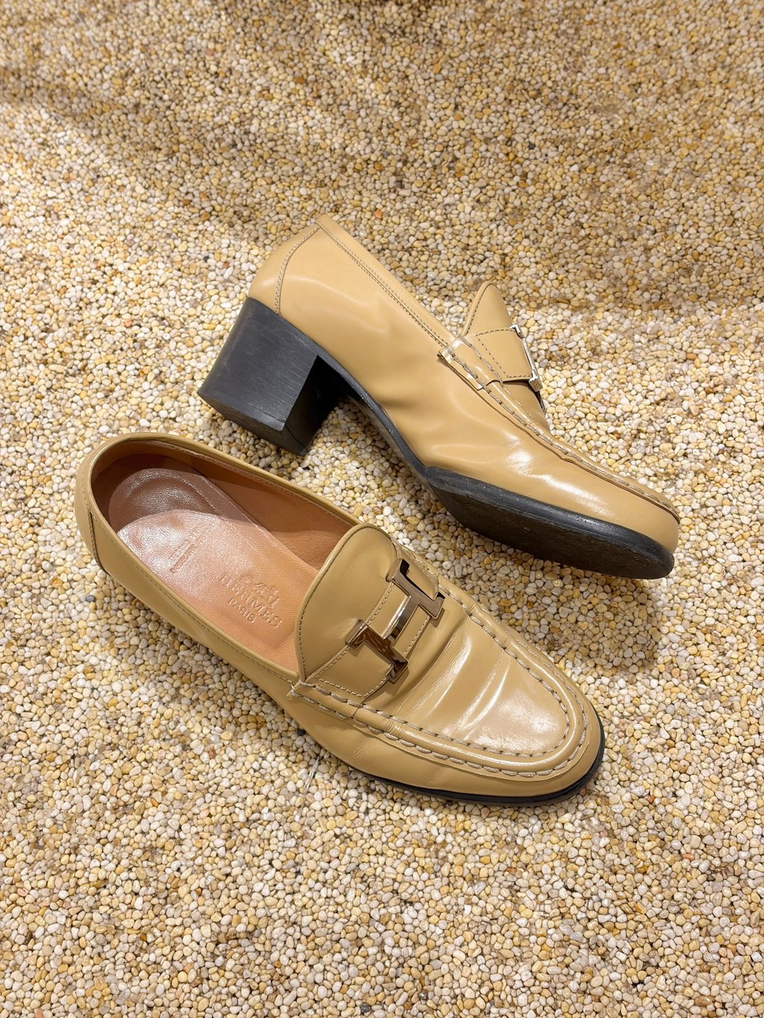 Vintage Hermes Paris Constance 粗跟乐福鞋 米棕色漆皮鞋款 36 号 - 女款休闲鞋 - 真皮 卡其色