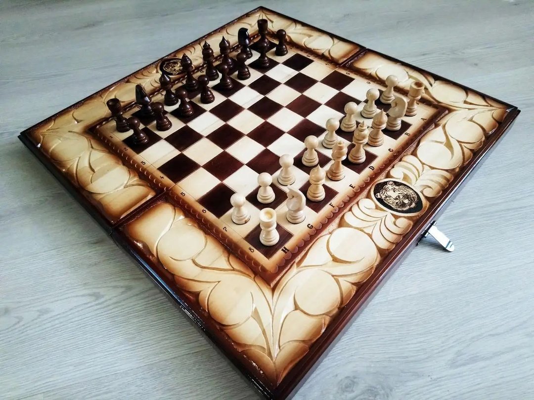 Exclusive Handmade Chess Backgammon Wood Carving - 桌游/玩具 - 木头 咖啡色