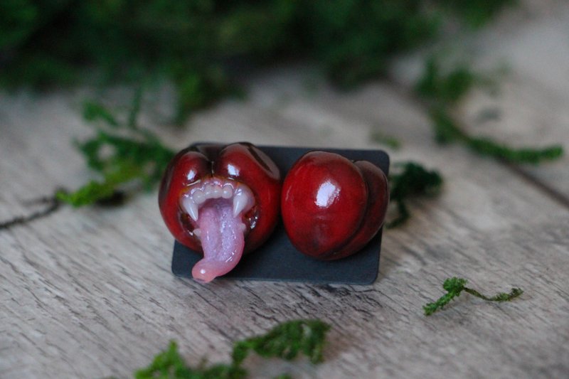 Funky earrings, Cherry Earrings, Toothy Cherry Earrings - 耳环/耳夹 - 粘土 红色