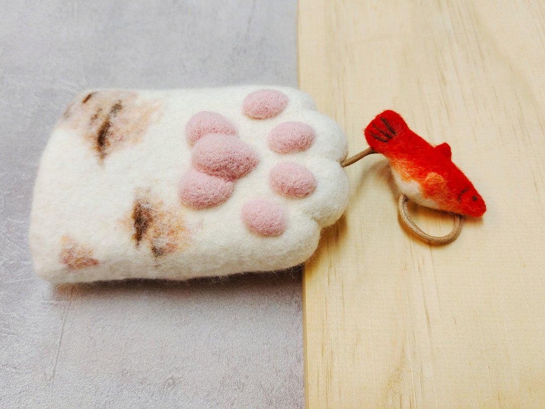 【在线教学】羊毛毡猫掌钥匙包套 影片+材料包 - 编织/羊毛毡/布艺 - 其他材质 