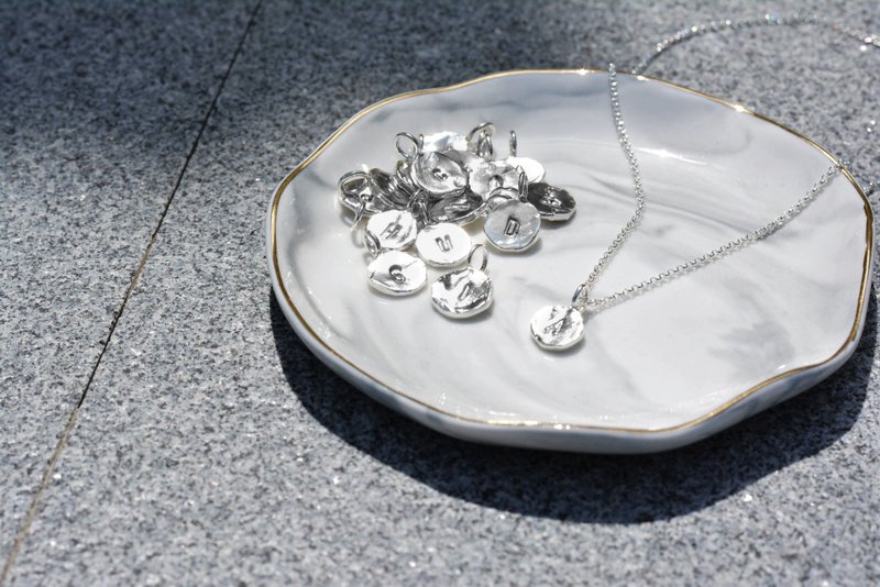 贝壳英文纯银项链 - 项链 - 纯银 银色