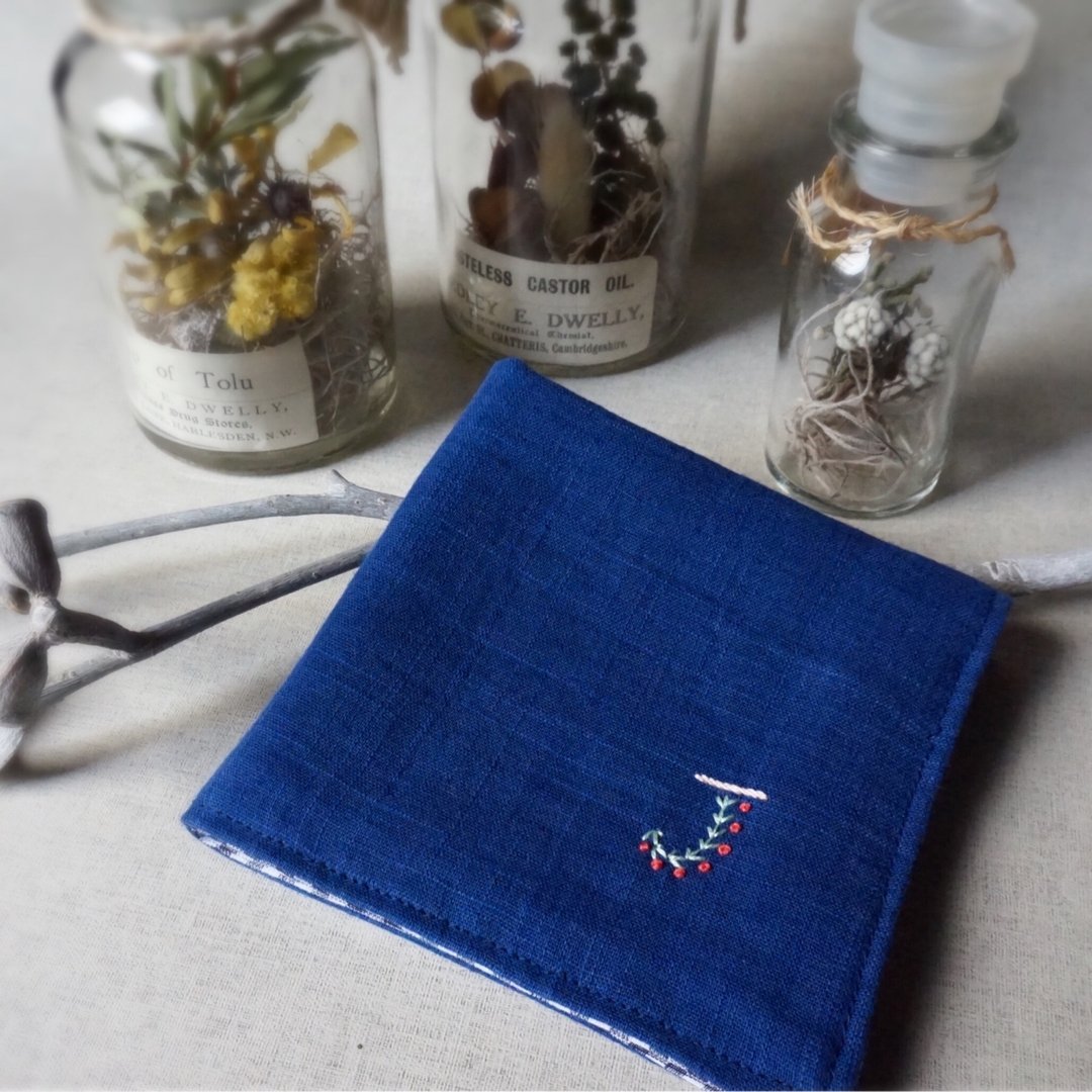 Hand embroidered quadruple gauze handkerchief initial A~Z 2(order-receiving) - 手帕/方巾 - 棉 蓝色
