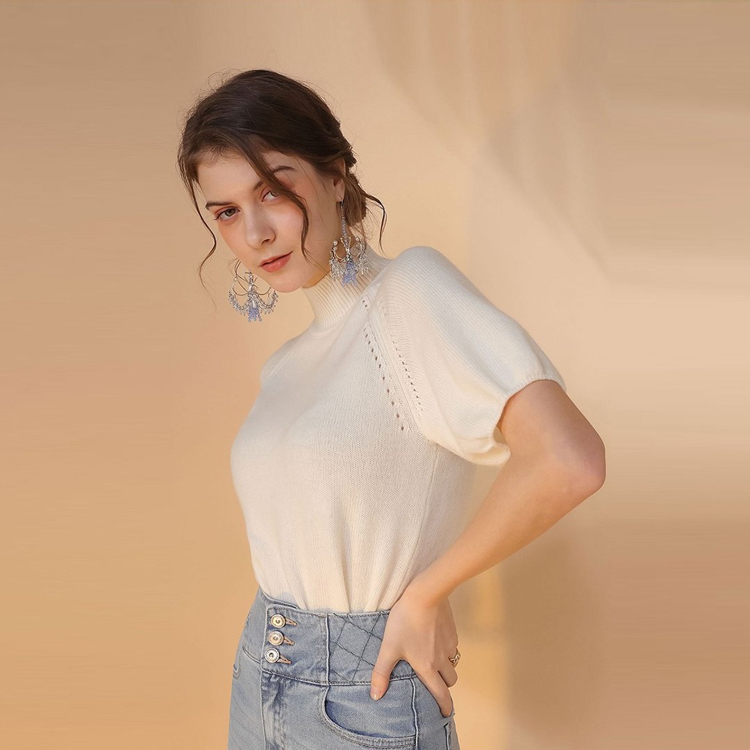 AVVJOY | 半高领针织短袖毛衣合身贝壳白色 - 女装上衣 - 其他材质 