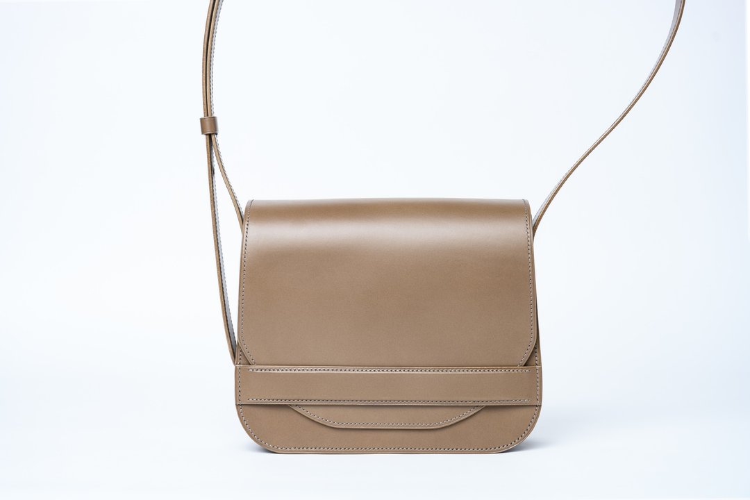 Khaki Saddle Bag - 奶茶灰沙斗侧背包 - 侧背包/斜挎包 - 真皮 灰色