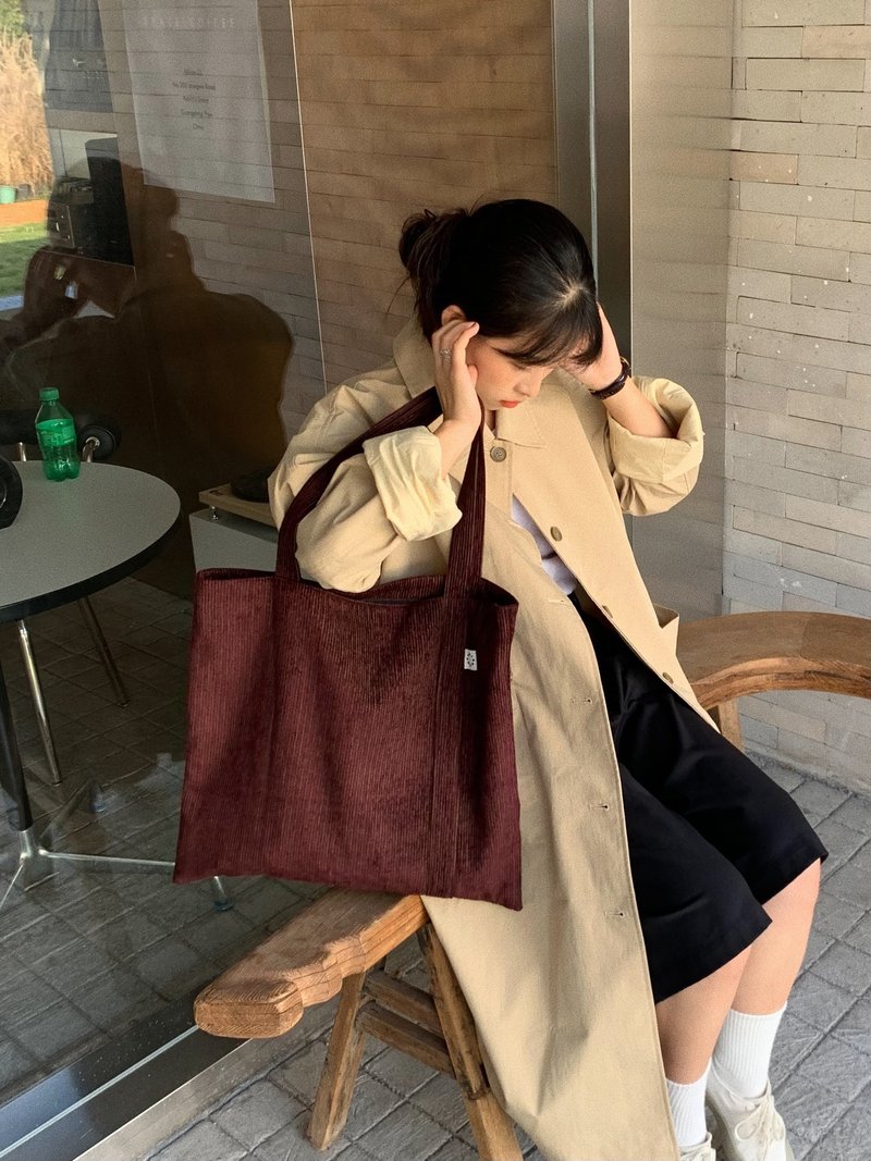 热红酒 混色粗線條灯芯绒 通勤方块布袋包 大容量 可容納筆電 - 侧背包/斜挎包 - 其他材质 