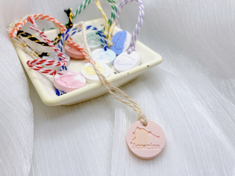 手作 扩香小吊牌 我就是我-水瓶座 - 香薰/精油/线香 - 其他材质 多色