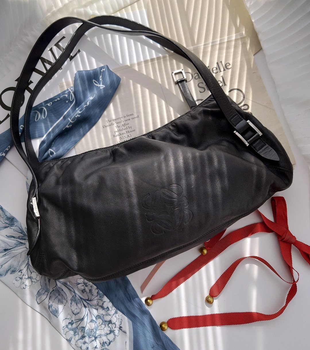 中古包 Loewe 黑色 法棍包单肩包手提包侧背包腋下包饺子包通勤包 - 侧背包/斜挎包 - 真皮 黑色