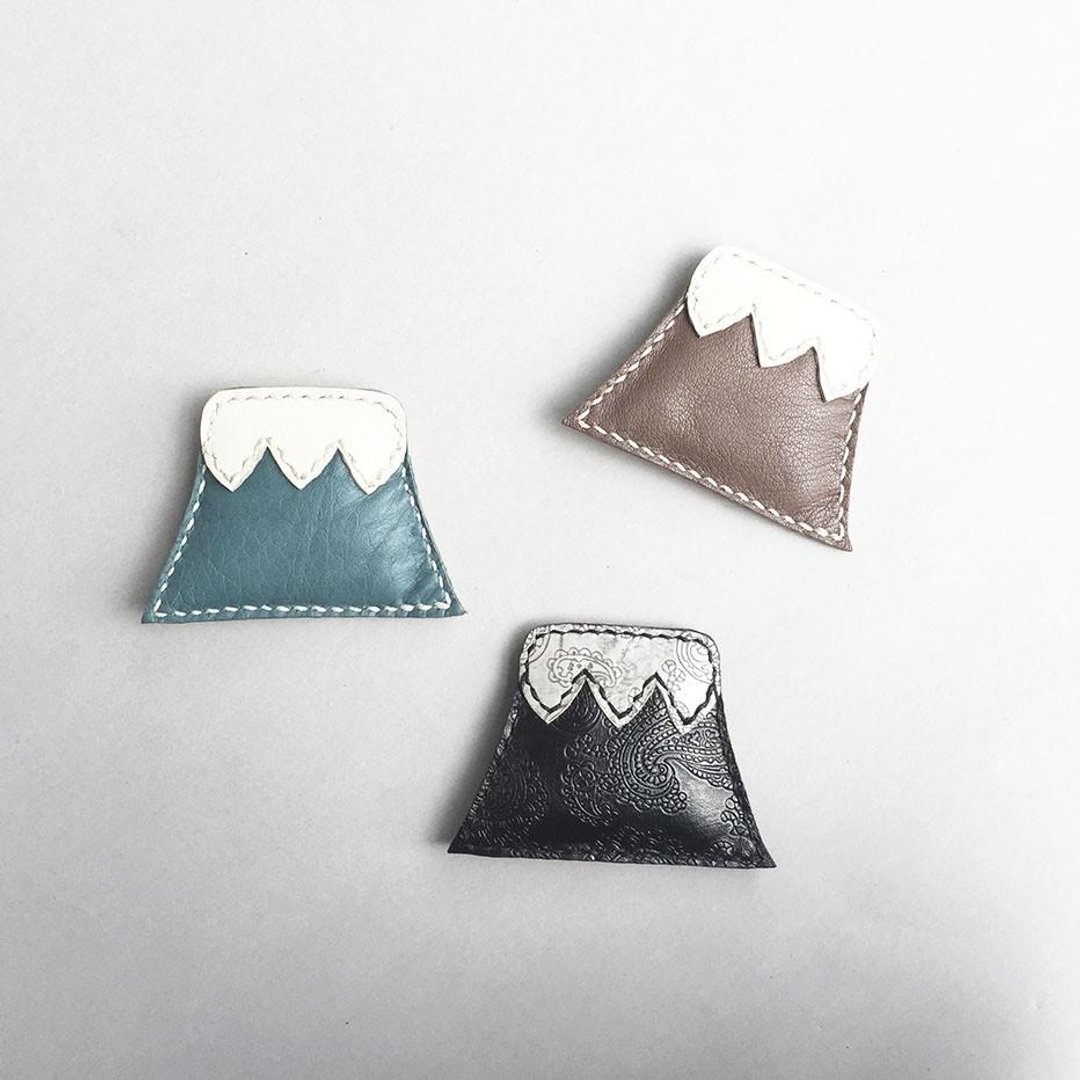 Mt. Fuji Brooch Tea - 胸针 - 真皮 蓝色
