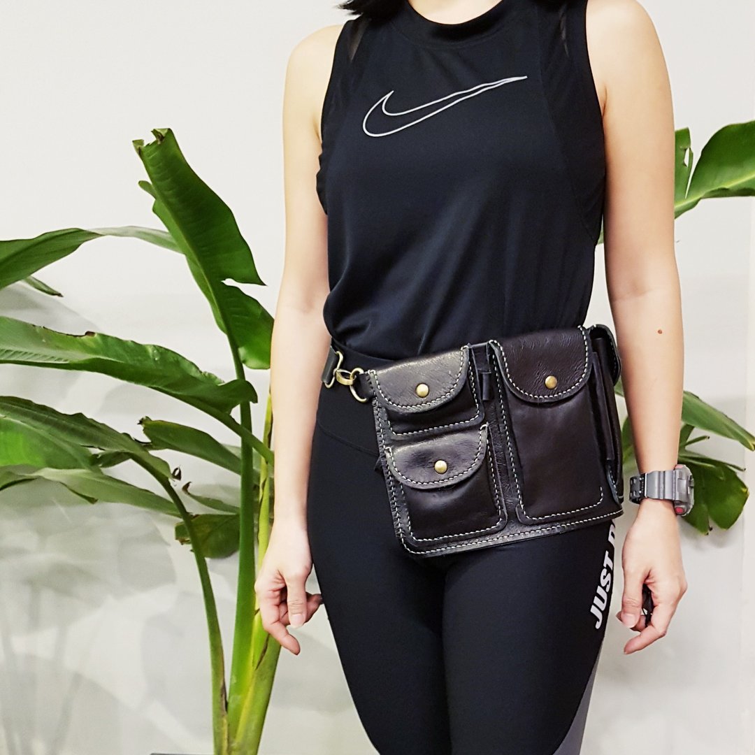 LEATHER BULLET WAIST BELT BAG / FANNY PACK / CROSS BODY CHEST BAG - A42 - 手提包/手提袋 - 真皮 黑色