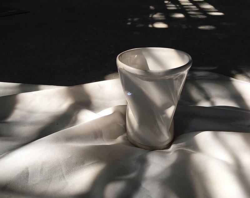 a cup - 花瓶/陶器 - 陶 白色