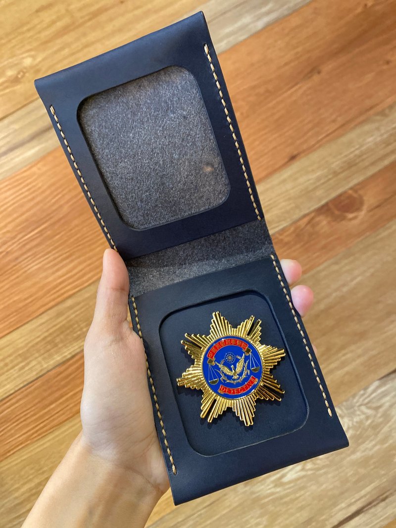 手缝植鞣牛皮 - 双向警徽套 警徽套 刑警证件套 刑警专业型证件套 - 皮夹/钱包 - 真皮 咖啡色