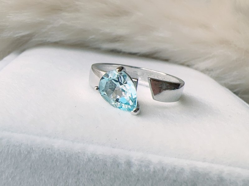 天然蓝托帕 优雅水滴 简约时尚 火光璀璨 纯银戒指 11月生日石 - 戒指 - 纯银 蓝色