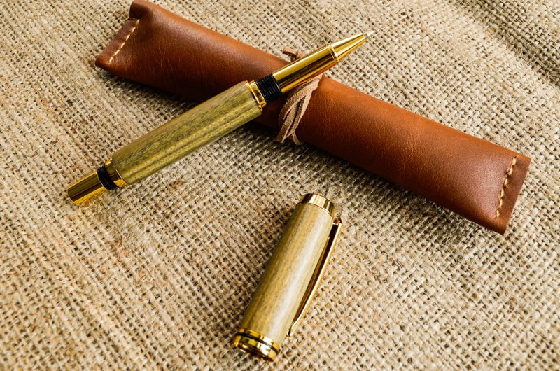 【定制化礼物】绿檀-手工钢珠笔 │ 刻字 │ 送礼 │ 自用 - 钢珠笔 - 木头 咖啡色