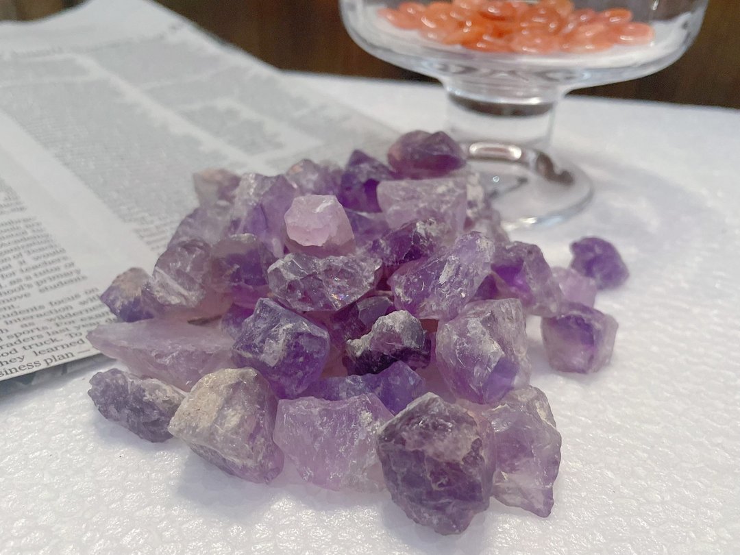 能量摆件 紫水晶 原矿 碎石 原石 扩香招财消𥔵 100克 - 摆饰 - 水晶 紫色