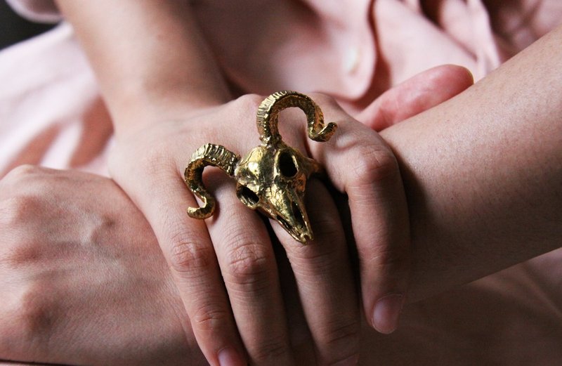 Golden Goat Skull Ring - Cool Statement Ring - Handmade Jewelry - 戒指 - 其他金属 金色