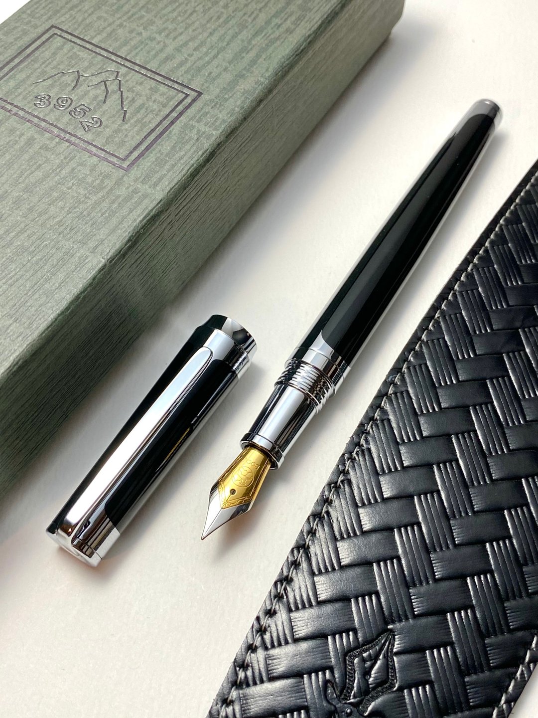 3952老山羊-西拉雅 黑之明 中号双色钢尖钢笔 - 墨水 - 其他材质 