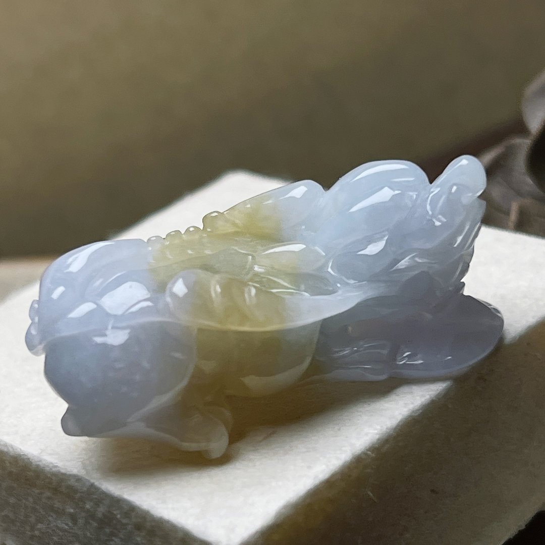 冰种带黄翡翠巧雕貔貅 | 天然A货翡翠 | 送礼 - 吊饰 - 玉石 透明