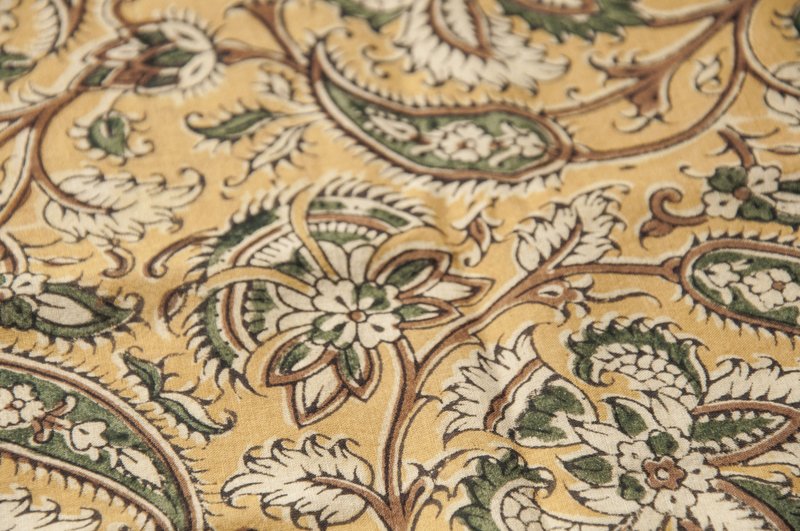 印度木刻印纯绵方巾/手工木刻印植物染围巾/草木染手工方巾-沙漠 - 围巾/披肩 - 棉．麻 多色