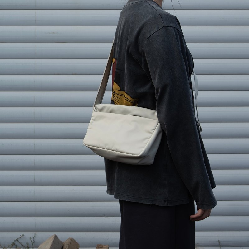 Shoulder Bag 通勤男女轻便休闲多隔层防水尼龙单肩斜挎包 - 侧背包/斜挎包 - 尼龙 
