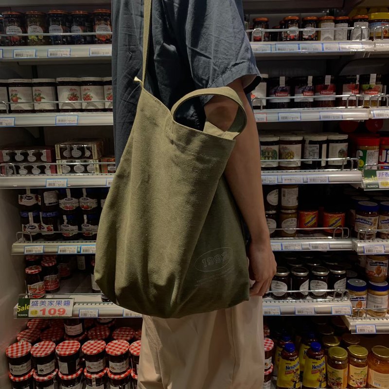 水洗帆布包 / 容量大 / 可斜背 / 侧背 / 手提 / 内侧有小口袋 - 侧背包/斜挎包 - 棉．麻 绿色