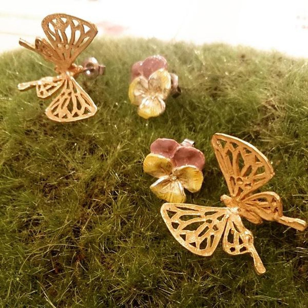 The Butterfly of Memory Memory Butterfly Earrings / Earrings PA170 - 耳环/耳夹 - 其他金属 金色