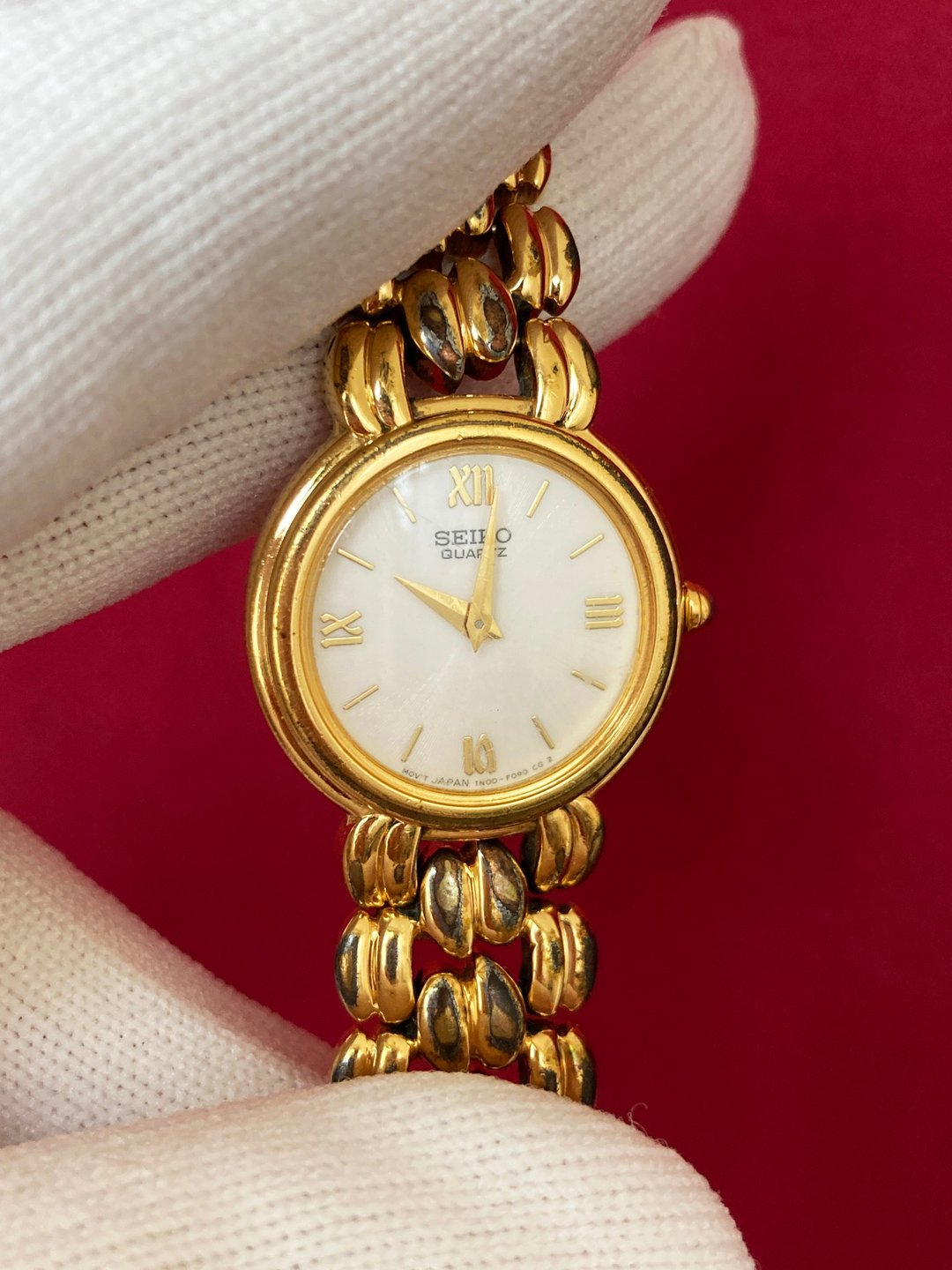 SEIKO 日本机芯 金色扁圆形表壳 微凸面镜面 罗马时标 古董表 - 女表 - 其他金属 金色