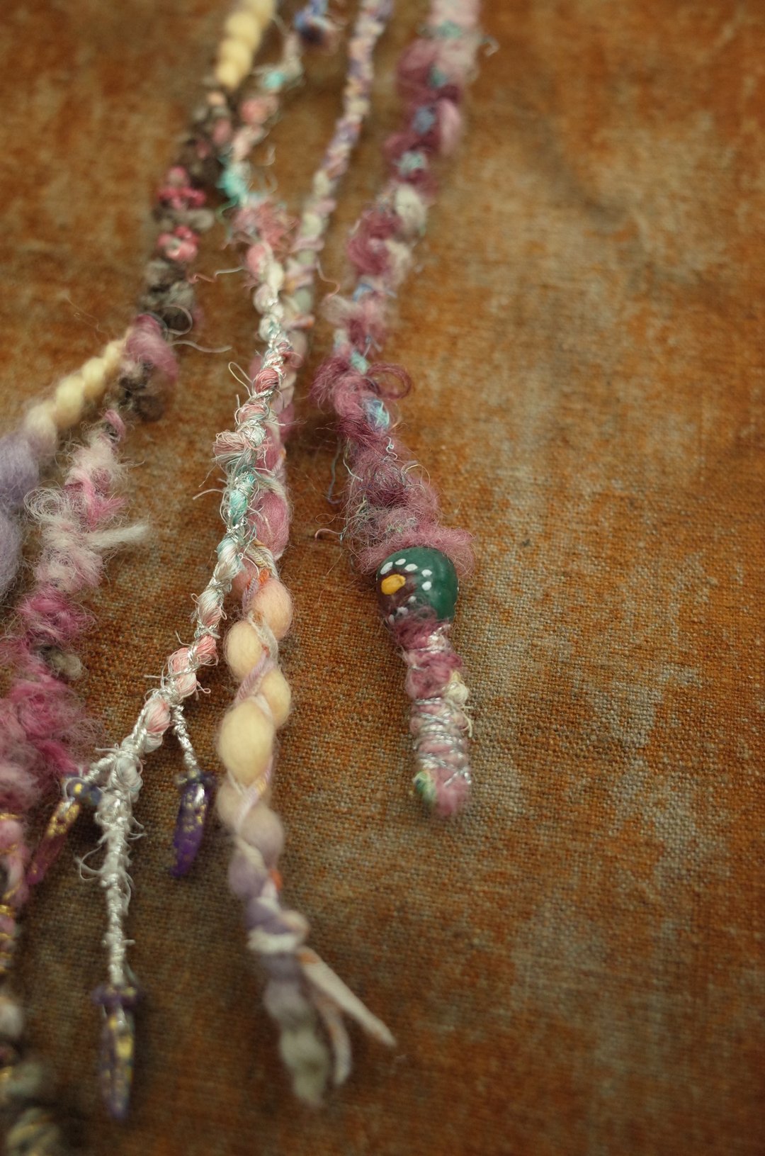 Gypsy hair Clip 穿戴式脏辫 发夹发片 (purple /pink) C (37cm) - 发饰 - 羊毛 紫色
