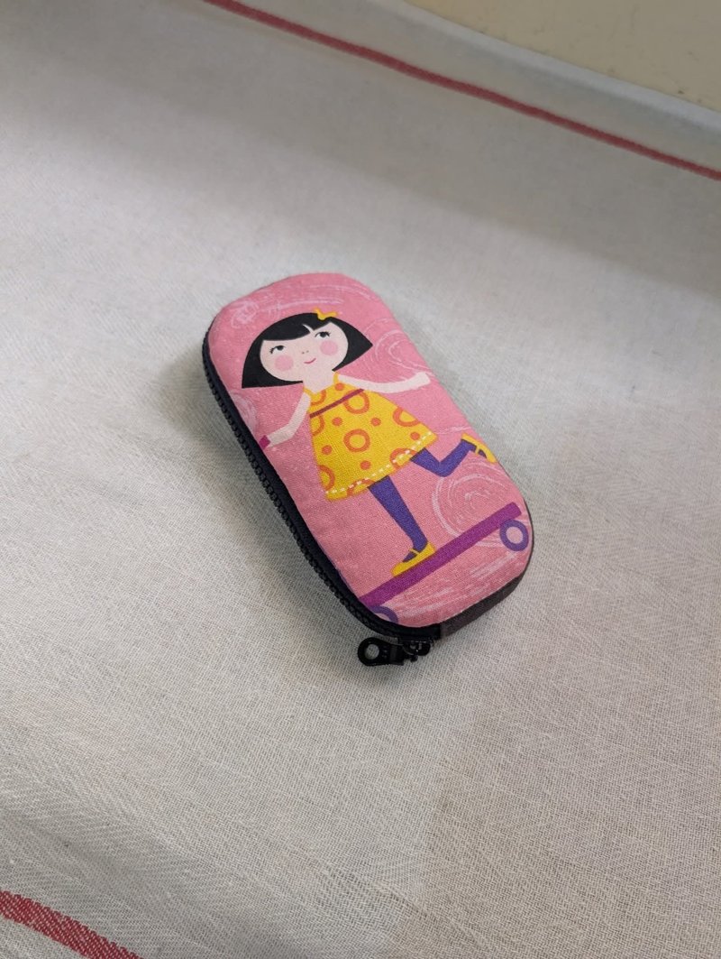 椭圆型小包 - 零钱包 - 棉．麻 