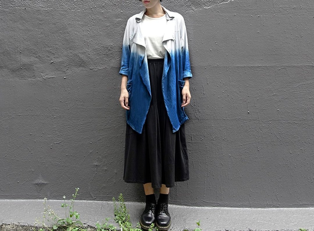I . A . N Design 浅灰立领版型外套 渐层蓝染 有机棉 Organic Cotton - 女装休闲/机能外套 - 棉 蓝色