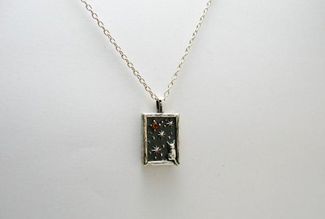 I was looking at the same moon - Cat by the window - Silver pendant - 项链 - 其他金属 银色