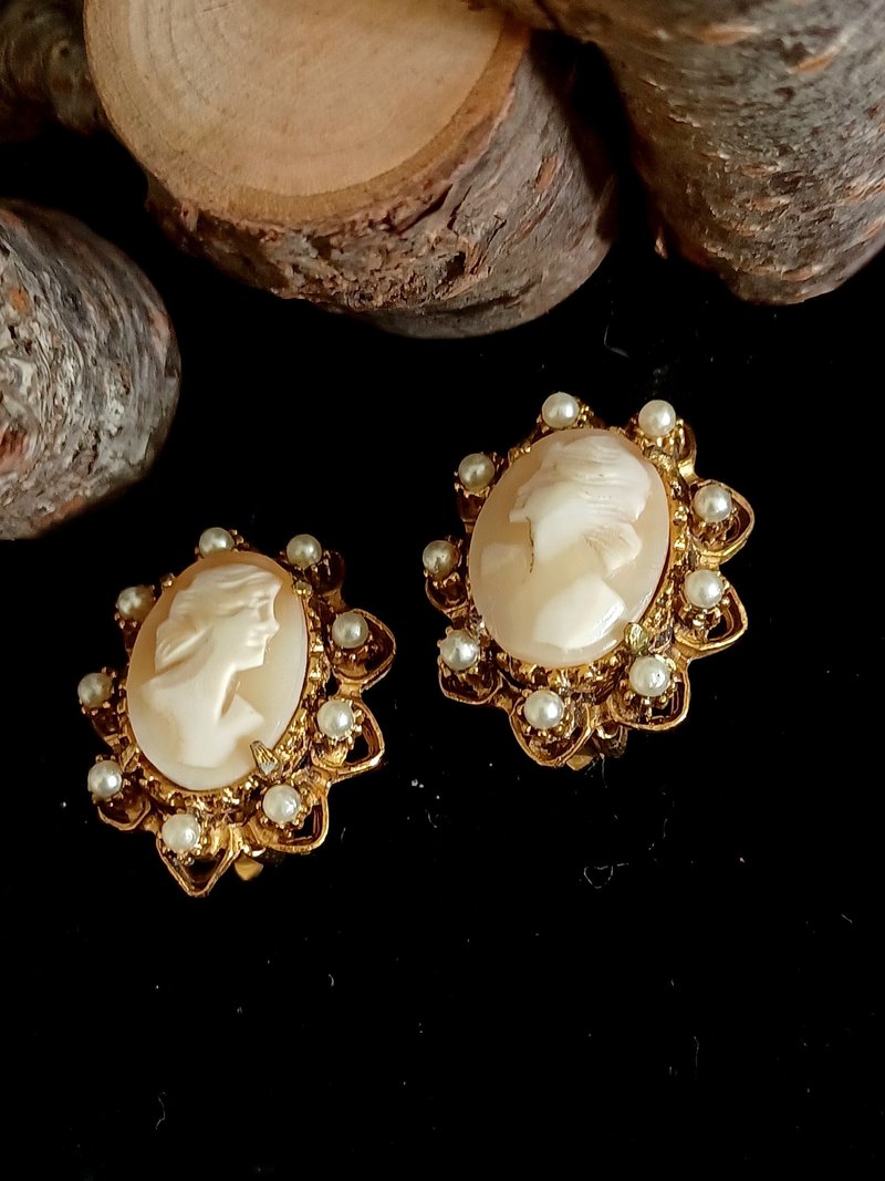 Avintage jewelry    Florenza 古董 CAMEO女神珍珠 夹式耳环 - 耳环/耳夹 - 其他金属 