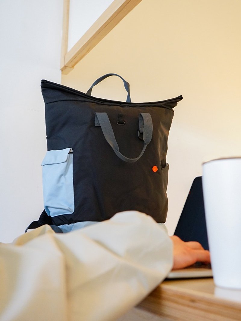 【84双肩包】撞色潮流分层后背包 宝特瓶再生 大容量 - 后背包/双肩包 - 聚酯纤维 黑色