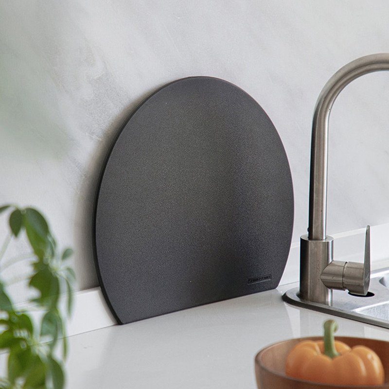 日本霜山 蔬果熟食用D型双面TPE防滑砧板 - 托盘/砧板 - 其他材质 黑色