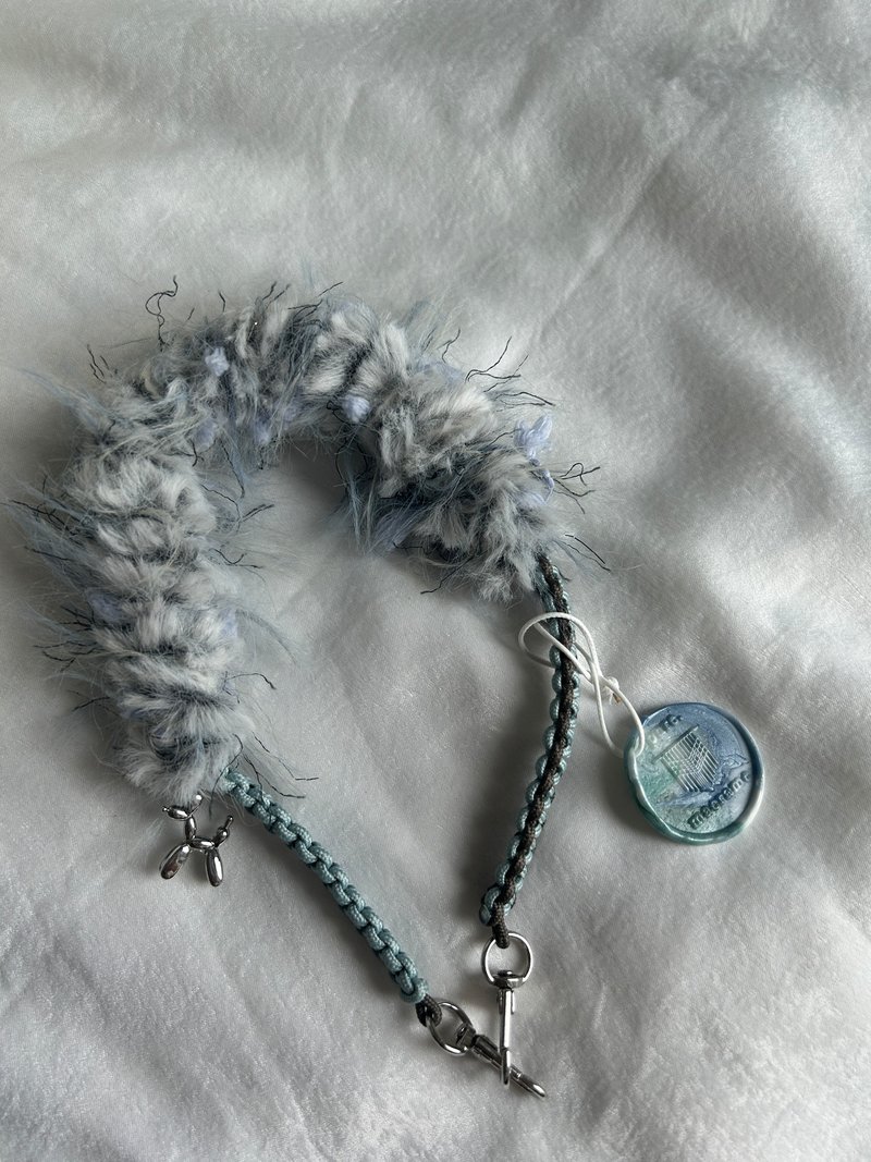 冬季毛毛手机腕链 - 挂绳/吊绳 - 其他材质 