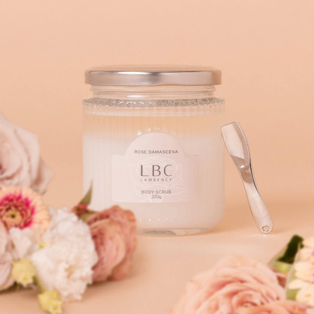 【LBC】Lambency 水漾玫瑰柔嫩身体角质磨砂膏 320g 附挖杓 - 身体护肤/按摩油 - 浓缩/萃取物 