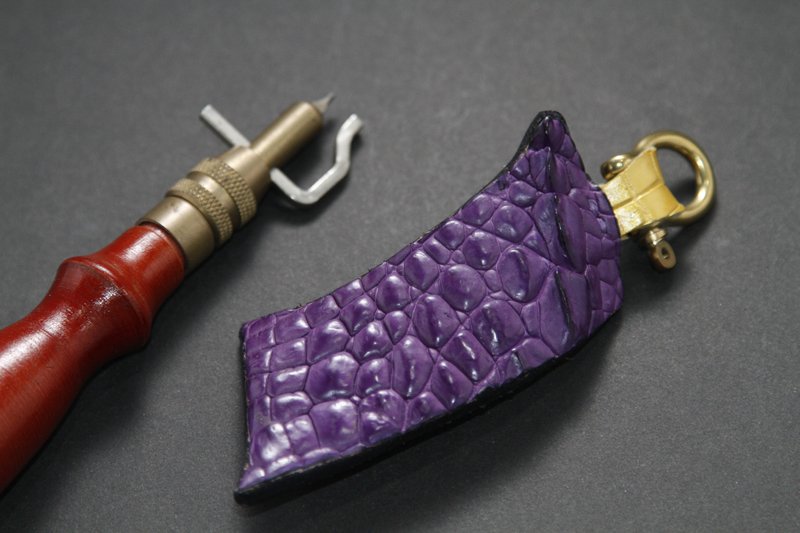点金鳄鱼挂饰 - 钥匙链/钥匙包 - 真皮 紫色