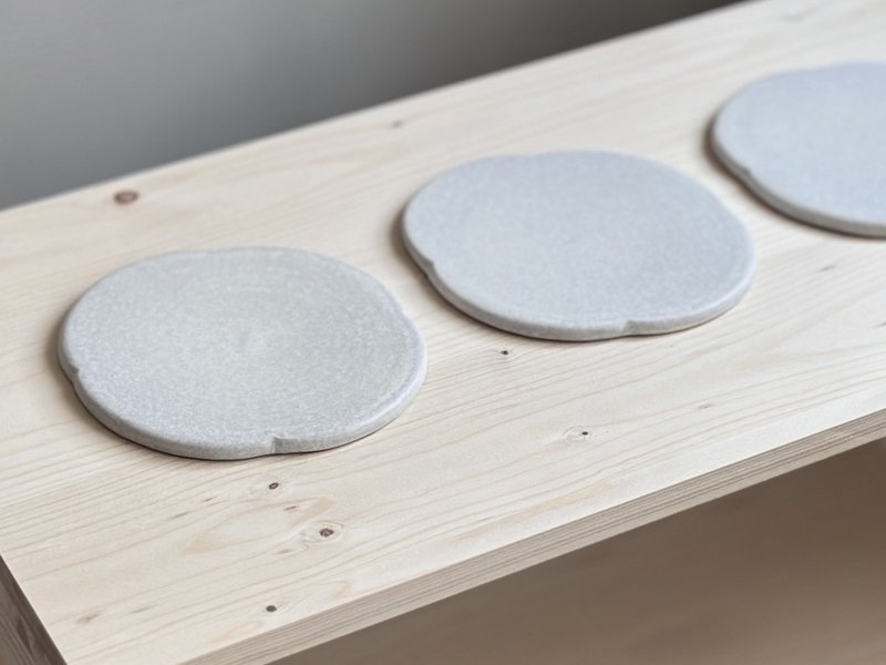 蘖石 切花小平皿 - 盘子/餐盘/盘架 - 陶 