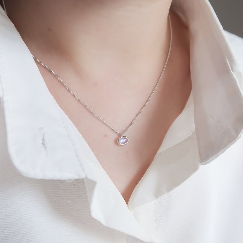 925纯银 小巧椭圆月光石 侧身链 项链 锁骨链 长链 免费送礼包装 - 项链 - 纯银 白色