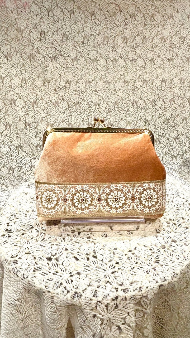 MBC 人手制 18cm方形口金 丝绒刺绣带 虾肉色 - 侧背包/斜挎包 - 棉．麻 橘色