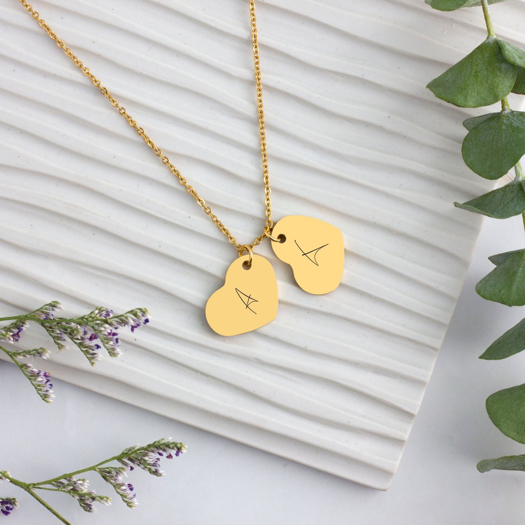 Letter Necklace Gold Heart Pendant Personalize Engrave Letter Necklace - 项链 - 其他金属 银色