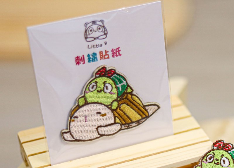 B盾刺绣贴纸 - 贴纸 - 绣线 多色