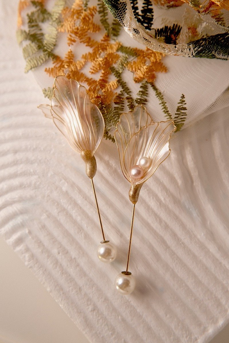 原创设计 / 花羽掬 / 牡丹双色天然珍珠限量手工胸针 升级礼物盒 - 耳环/耳夹 - 树脂 白色