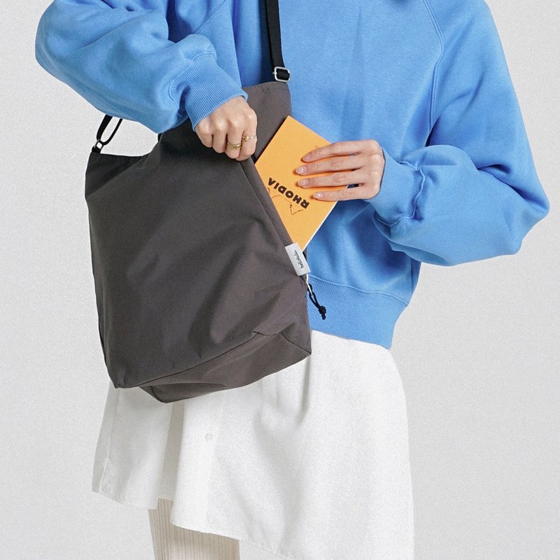 City系列新品 | COLLIN 双面侧背斜背手提包M号 (铁灰) 肩带可调 - 侧背包/斜挎包 - 尼龙 灰色