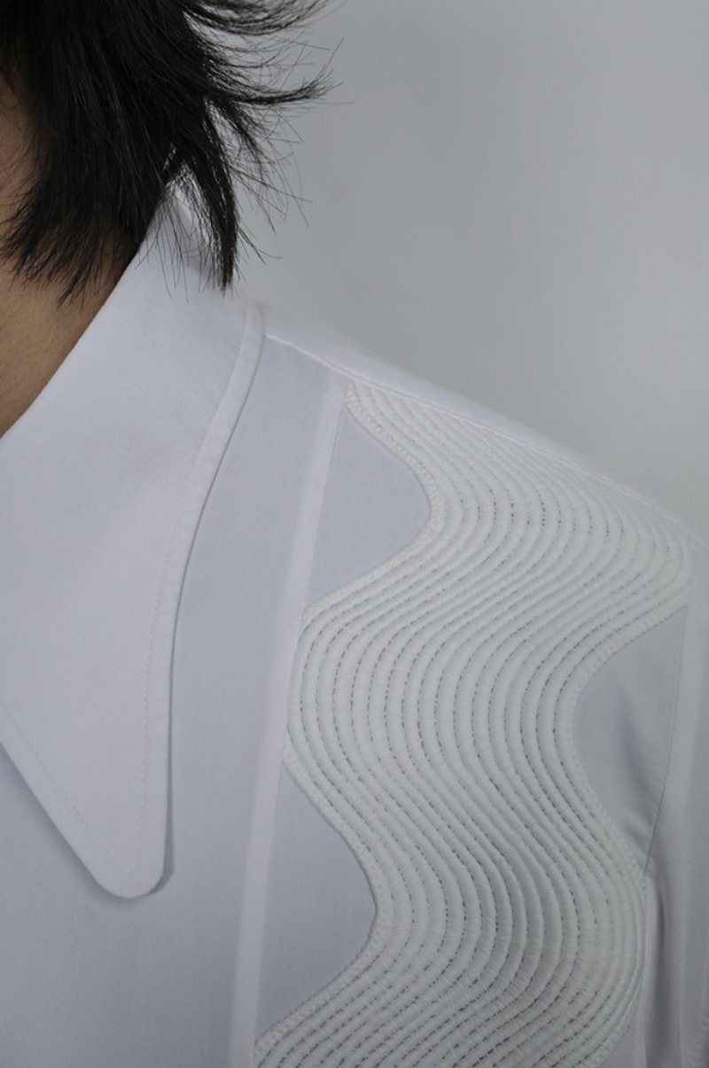 White Wave Shirt 刺繡波浪白条纹衬衫 無性別穿搭 - 男装衬衫 - 棉．麻 白色