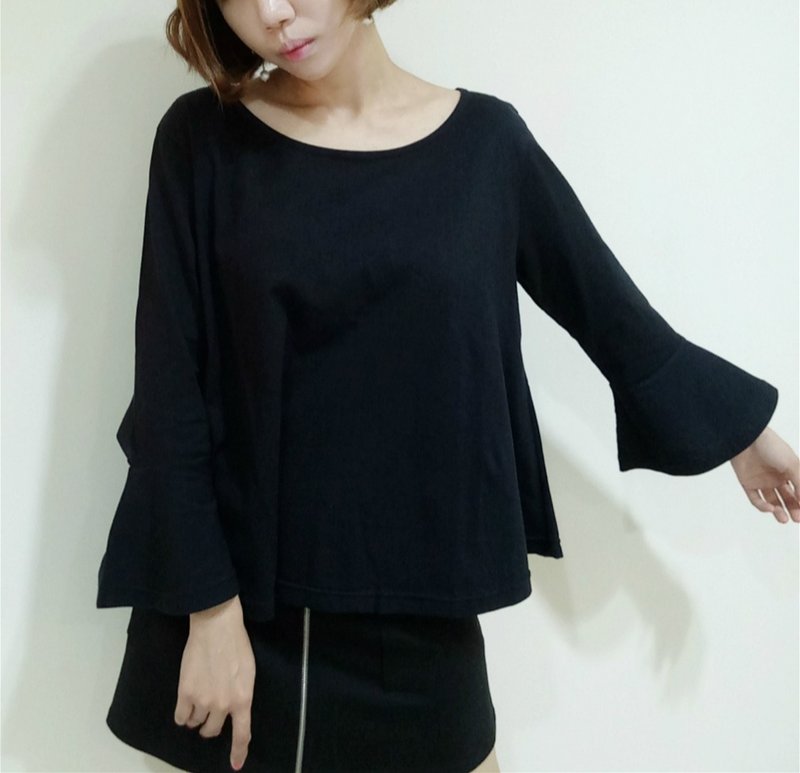 在月色的笼罩下 荷叶袖伞摆上衣-黑 | 100%有机棉 | 梦境 梦幻 童话 欧美 气质 浪漫 舒适 伞摆 宽松 九分袖 - 女装上衣 - 棉．麻 黑色